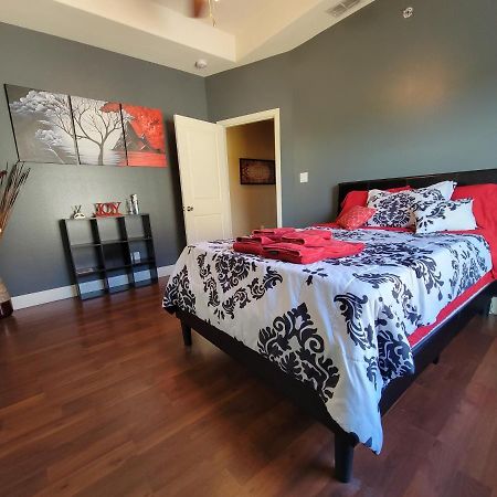 Modern, Private, Smart 4 Bedroom Condo In Desirable Location In Mcallen With Pool! Bagian luar foto