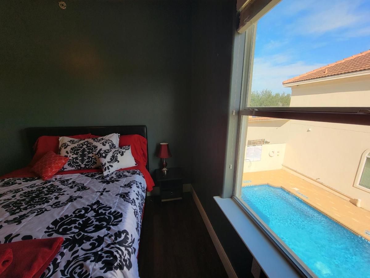 Modern, Private, Smart 4 Bedroom Condo In Desirable Location In Mcallen With Pool! Bagian luar foto